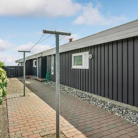 Beautiful In Bjert With Sauna Casa de Férias Binderup Strand