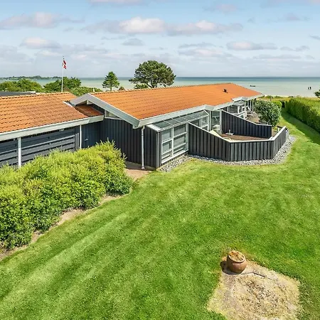 Hébergement de vacances Beautiful In Bjert With Sauna Binderup Strand