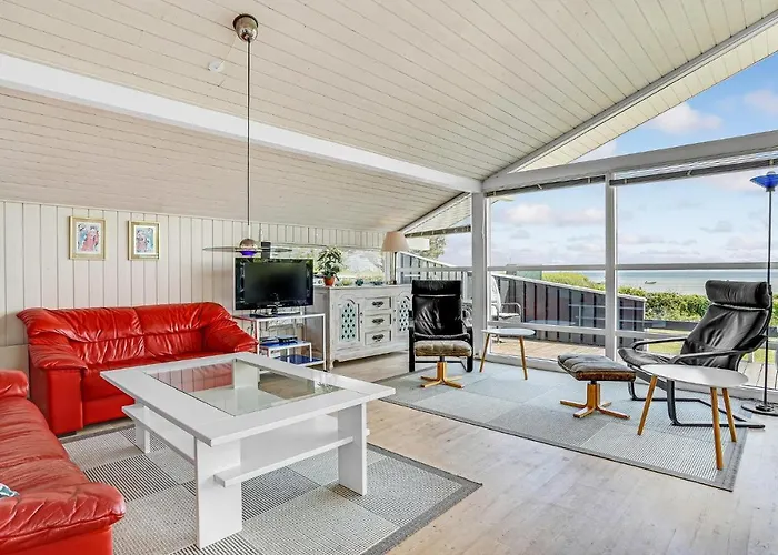 Hébergement de vacances Beautiful In Bjert With Sauna *