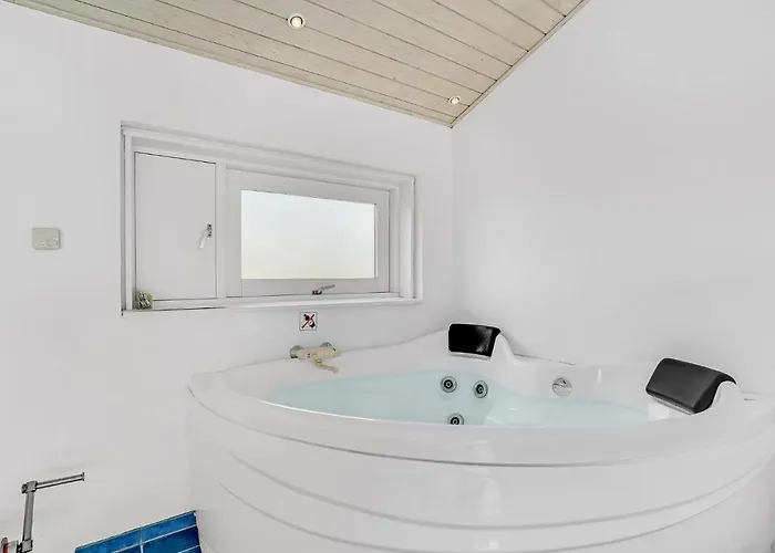 Beautiful In Bjert With Sauna Hébergement de vacances Binderup Strand